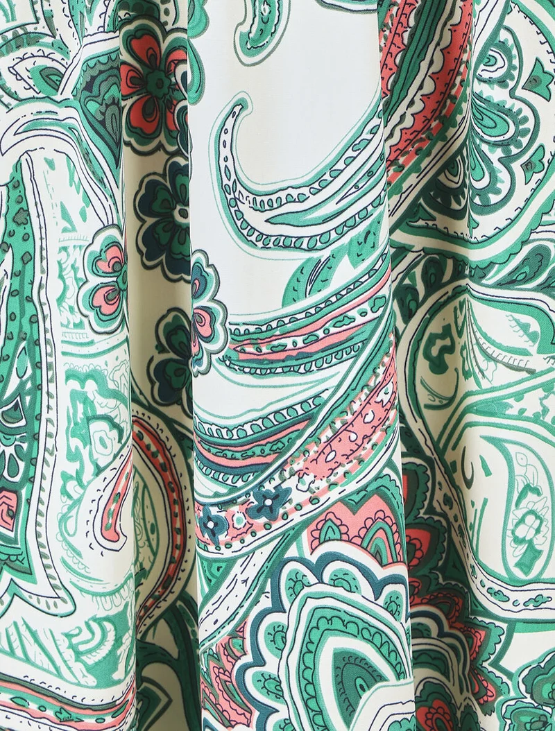 Langärmeliges Kleid mit Paisley-Muster. - Grün