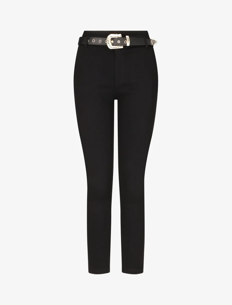 Skinny-Hose mit 2 Knöpfen und Gürtel - Schwarz