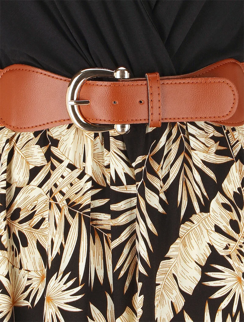 Knielanges, ausgestelltes Kleid mit tropischem Druck - Schwarz