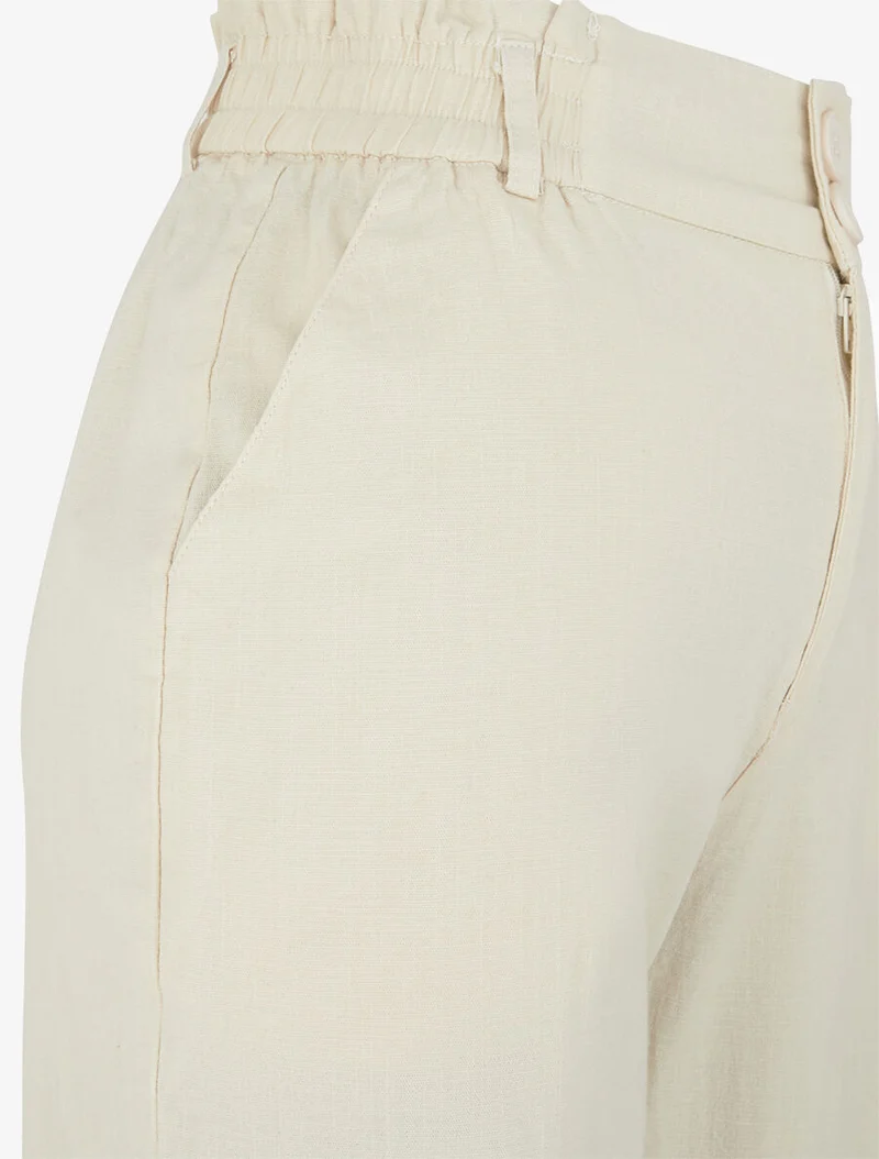 Weite Hose in Leinenoptik mit 2 Knöpfen - Beige