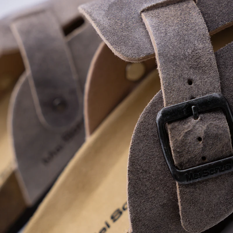 MeiSchua! Trachten Sandalen Leder Geschlossene Pantoletten