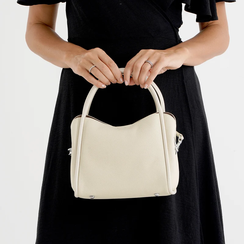 Echtleder-Crossbody-Tasche mit verstellbarem Schulterriemen und Reißverschlussfächern, 24x12x20cm, Beige
