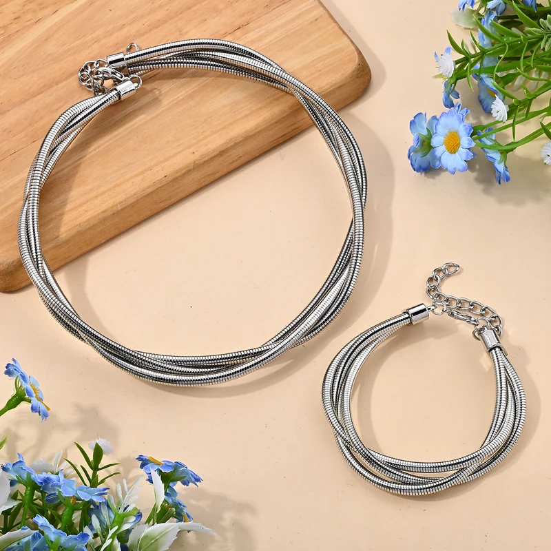 2er-Schmuckset aus mehrreihiger 43+5cm Halskette und 20+5cm Armband, Eisen, dreifarbig
