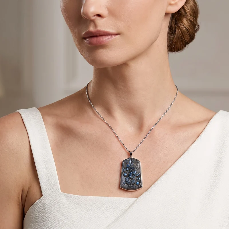 Labradorit-Anhänger im Fossil-Design mit Kette, ca. 100 ct, ca. 50 cm 127.50 ct
