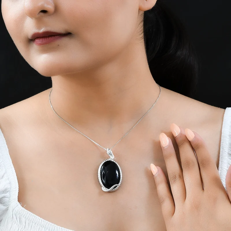 Schwarzer Achat-Anhänger mit Kette, 925 Silber ca. 29,40 ct