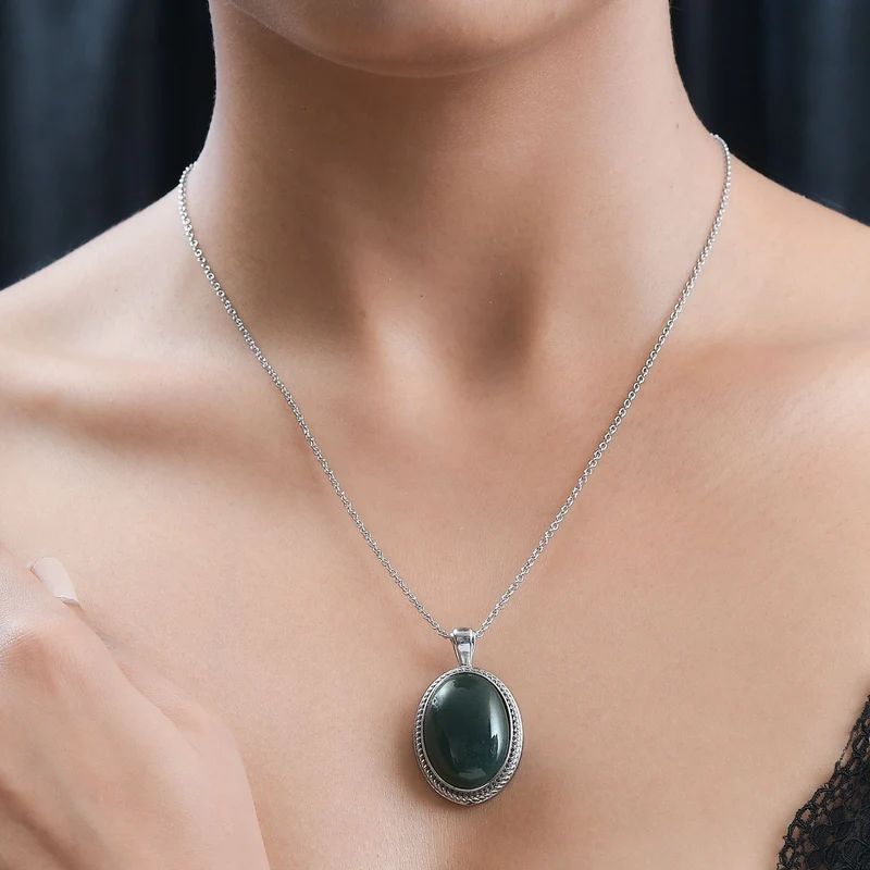Grüner Onyx Anhänger mit Kette, Edelstahl, ca. 22.67 ct