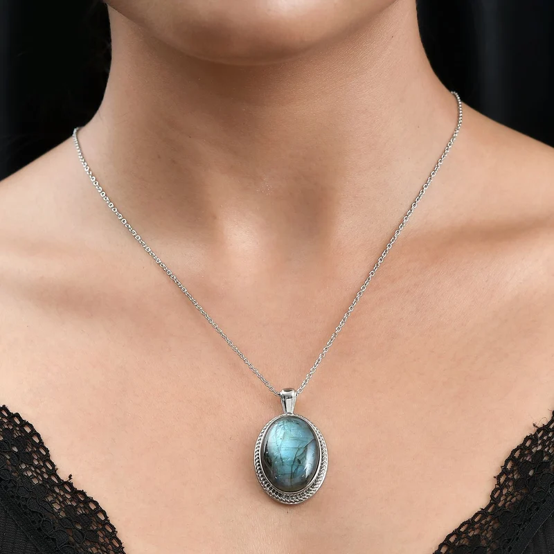 Grüner Onyx Anhänger mit Kette, Edelstahl, ca. 22.67 ct