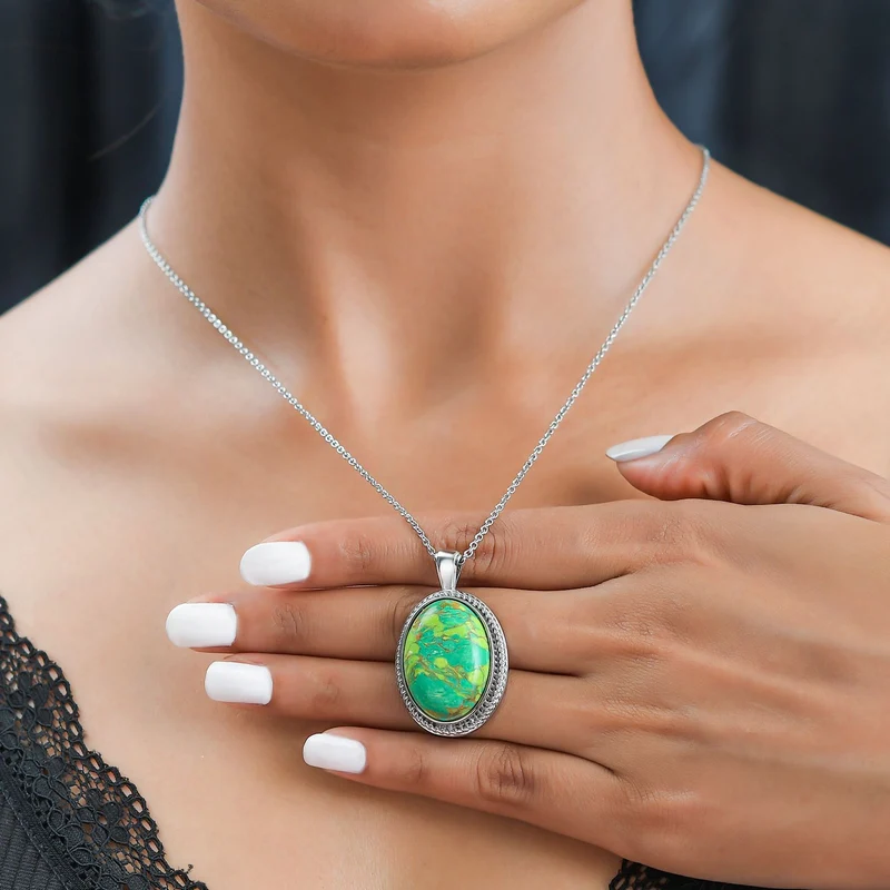 Grüner Onyx Anhänger mit Kette, Edelstahl, ca. 22.67 ct