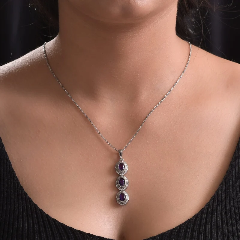 Afrikanischer Amethyst Anhänger mit Kette, Edelstahl, ca. 2.25 ct