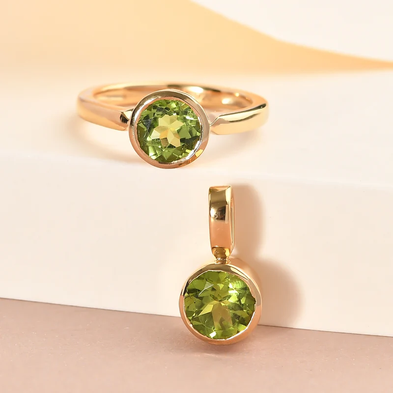 2-er Set Natürlicher Peridot-Ring und Anhänger, 925 Silber vergoldet ca. 2,63 ct