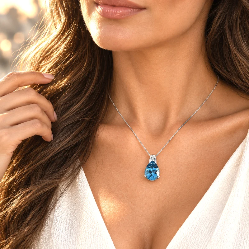 D'Joy London Blau Topas, Weißer Diamant Anhänger mit Kette, ca. 50 cm 925 Silber Rhodiniert ca. 10.21 ct