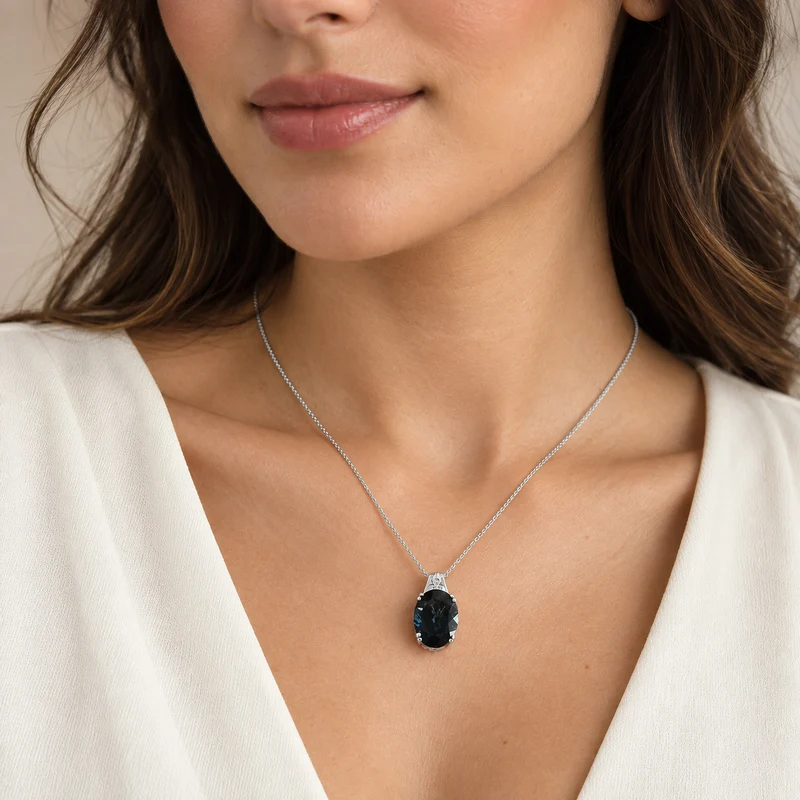 D'Joy London Blau Topas, Weißer Diamant Anhänger mit Kette, ca. 50 cm 925 Silber Rhodiniert ca. 10.92 ct