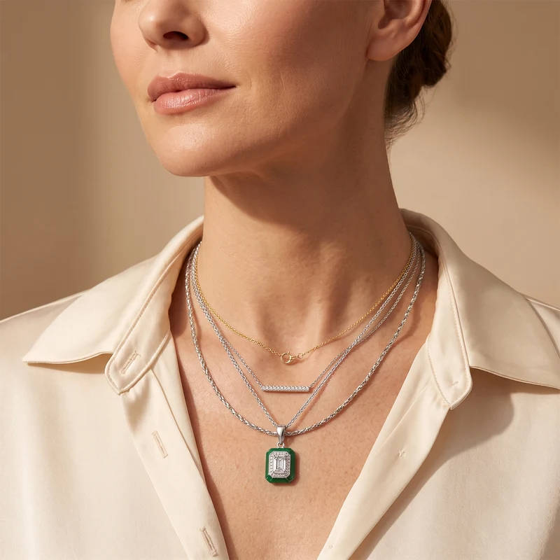 D'Joy Moissanit und gefärbter grüner Jade Anhänger mit 45cm Kette, 925 Silber rhodiniert - 8,60 ct.