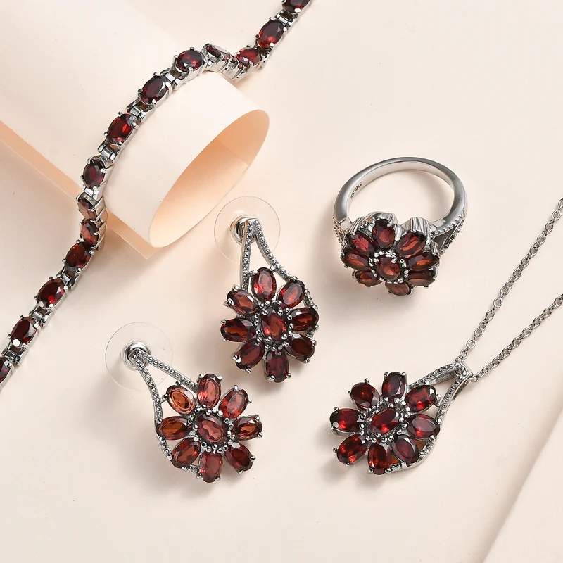 Roter Granat Schmuckset Edelstahl ca. 31.82 ct