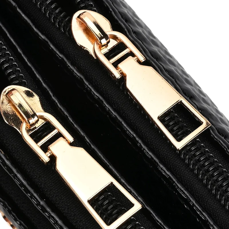 Sling Crossbody Bag, Stylische Silber-Umhängetasche, 3 Reißverschlussfächer, Vielseitiger 130 cm Gurt, PU-Außenseite, 100% Polyester-Futter, Kompakte Größe 22x12 cm, Silber