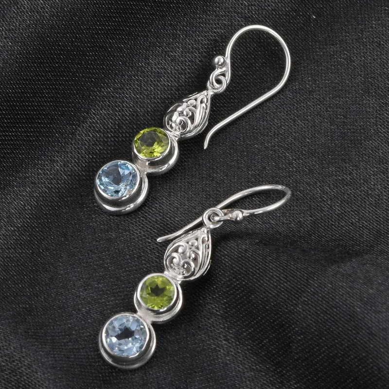 Royal Bali Kollektion - Himmelblauer Topas, Peridot Ohrringe 925 Silber ca. 3,81 ct