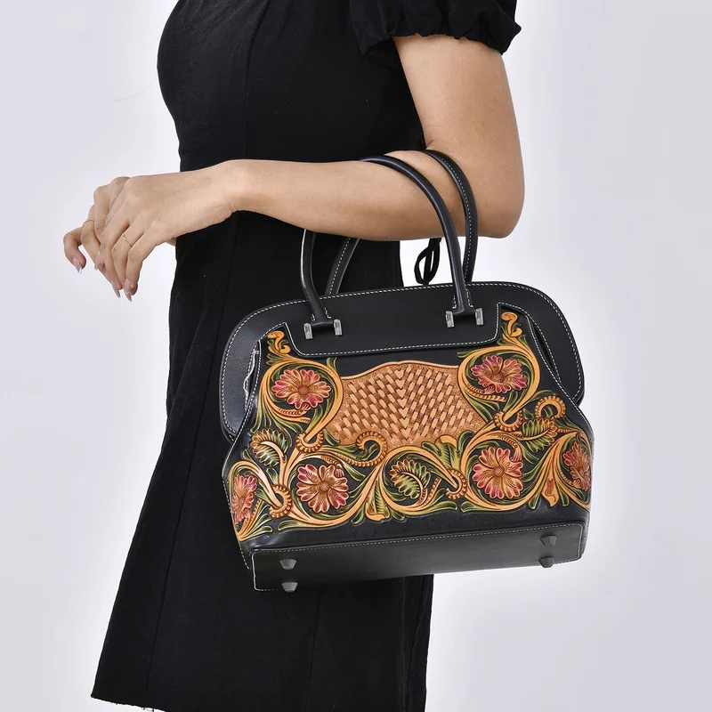 Grand Pelle Elite Kollektion- Handgravierte Westernstil Premium-Lederhandtasche im Handgepäckstil mit floralem Kunstwerk, Größe 28 x 25 x 15 cm, schwarz