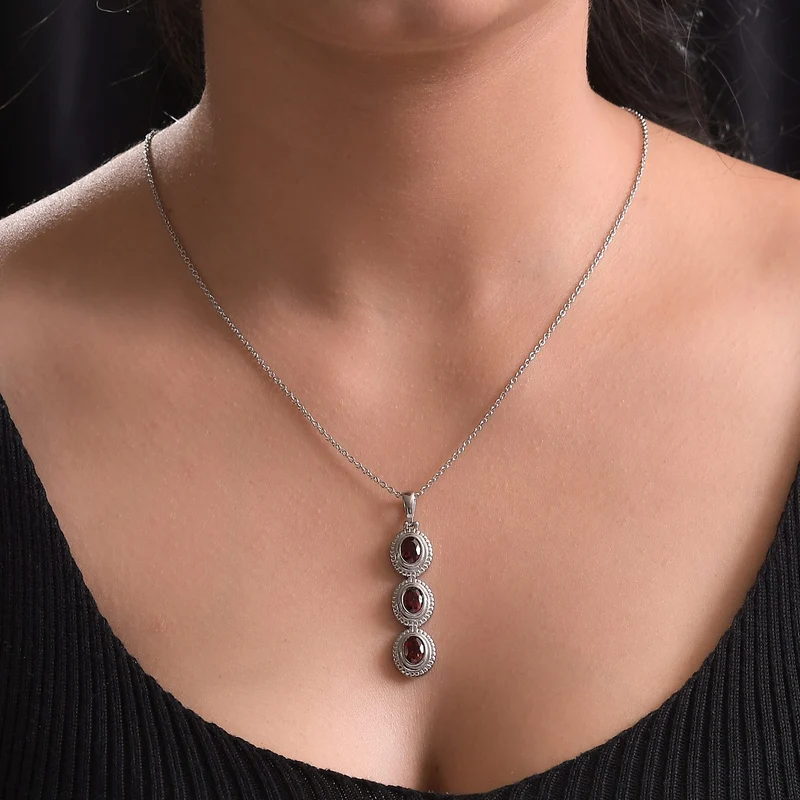 Roter Granat Anhänger mit Kette im Schmuckset, Edelstahl ca. 2,25 ct