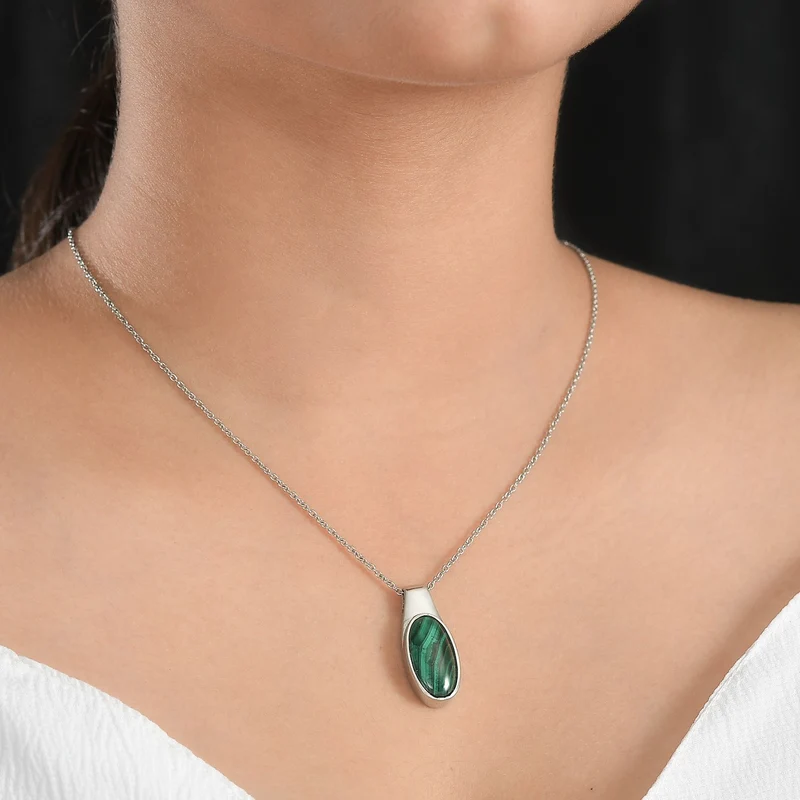 AAA Grüner Aventurin Anhänger mit Kette, Edelstahl ca. 10.50 ct