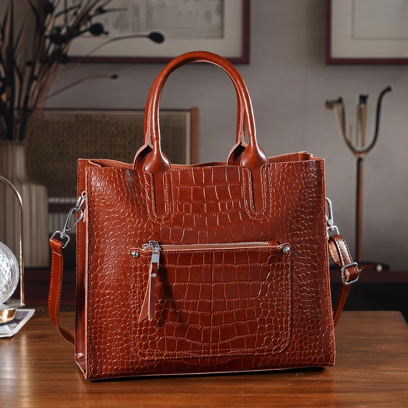 Henkeltasche aus Echtleder mit Krokoprägung, Schulterriemen und Reißverschlussfach, 33x12x28cm, Grau