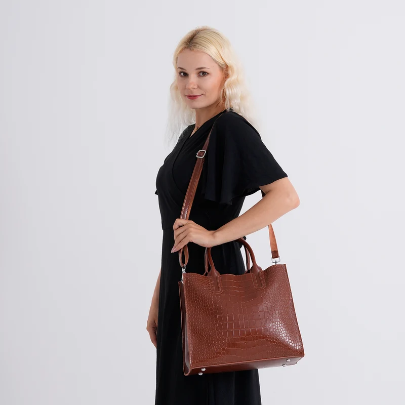Henkeltasche aus Echtleder mit Krokoprägung, Schulterriemen und Reißverschlussfach, 33x12x28cm, Grau