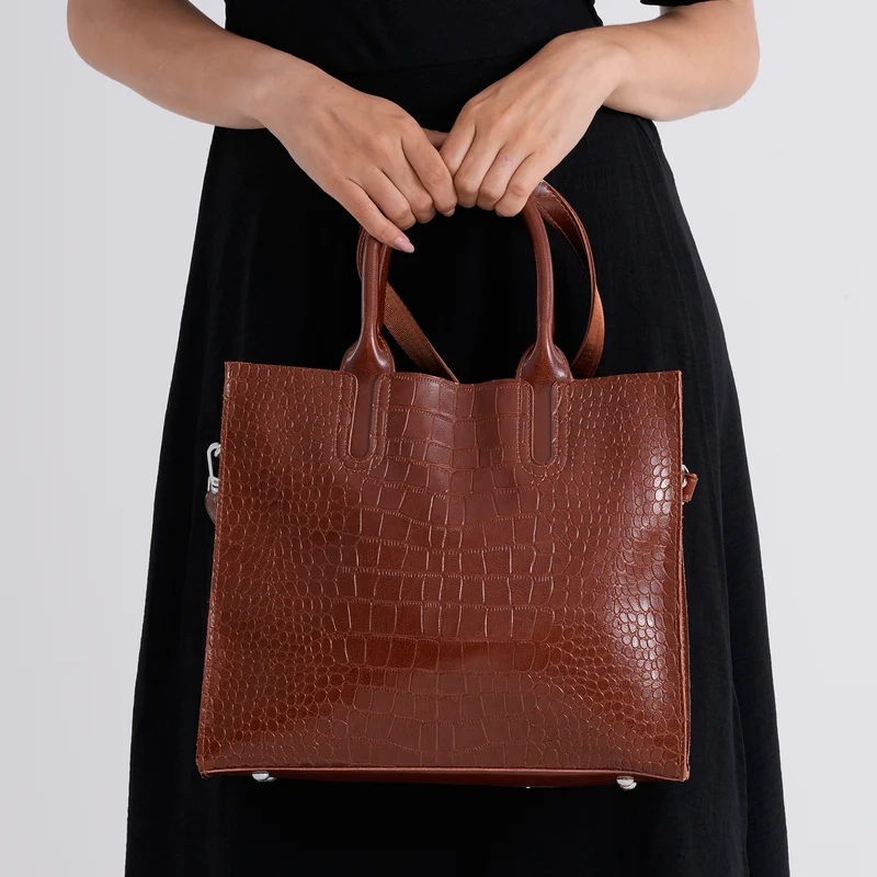 Henkeltasche aus Echtleder mit Krokoprägung, Schulterriemen und Reißverschlussfach, 33x12x28cm, Grau