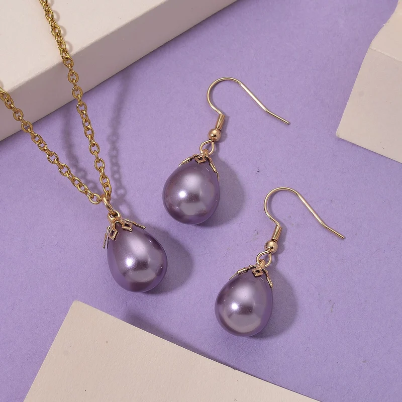 3er Set - Goldene Muschelkernperle Anhänger mit Kette und Ohrringe, Messing und Edelstahl