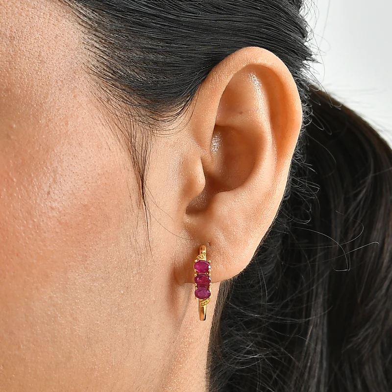 EverTrue AA natürliche, äthiopische Welo Opal Trilogie Ohrringe, Messing mit Gelbgold E-Beschichtung - 0,65 ct.