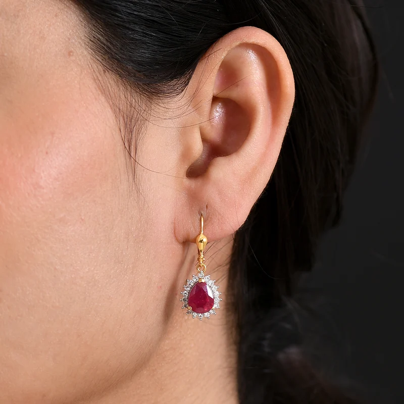 LUXURIANT 5,98 ct. AA Niassa Rubin und Labor Diamant Ohrringe, 925 Silber 750 Gelbgold Vermeil