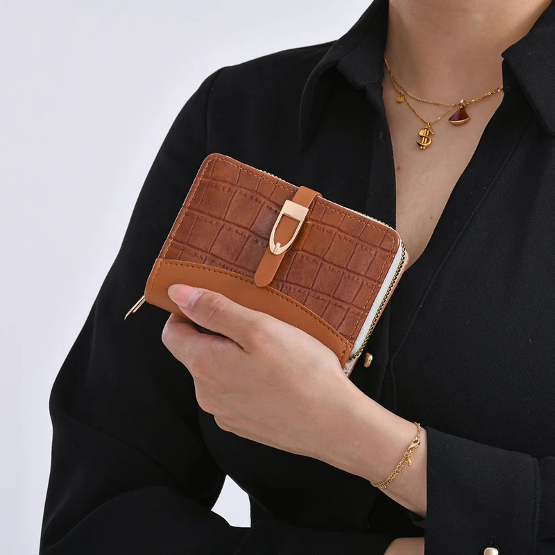2-teiliges Geldbörsen-Set im Krokoprägungs-Design, Lange Geldbörse 20x10x3 cm und Bifold-Geldbörse 12x9x3,5 cm, Schwarz