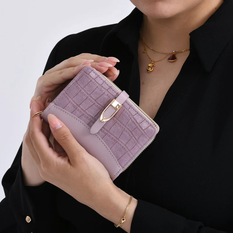 2-teiliges Geldbörsen-Set im Krokoprägungs-Design, Lange Geldbörse 20x10x3 cm und Bifold-Geldbörse 12x9x3,5 cm, Schwarz