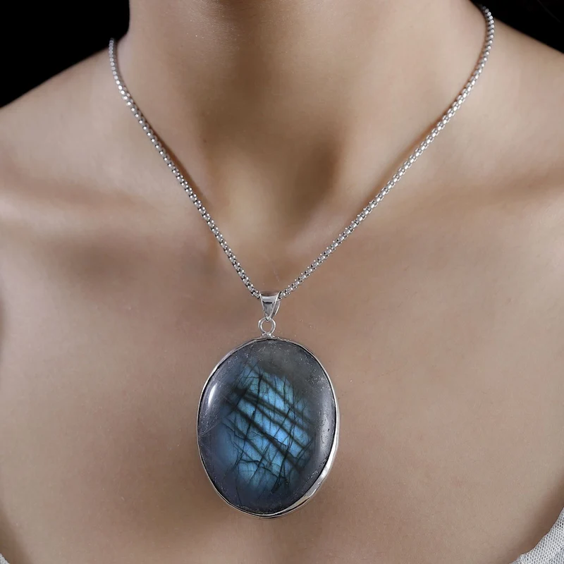 EXKLUSIVES ANGEBOT - Lepidolith Anhänger mit Kette, ca. 300.00 ct