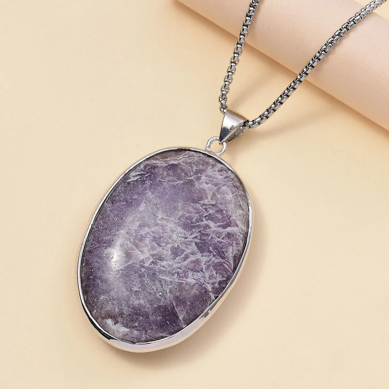 EXKLUSIVES ANGEBOT - Lepidolith Anhänger mit Kette, ca. 300.00 ct