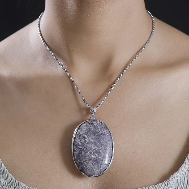 EXKLUSIVES ANGEBOT - Lepidolith Anhänger mit Kette, ca. 300.00 ct