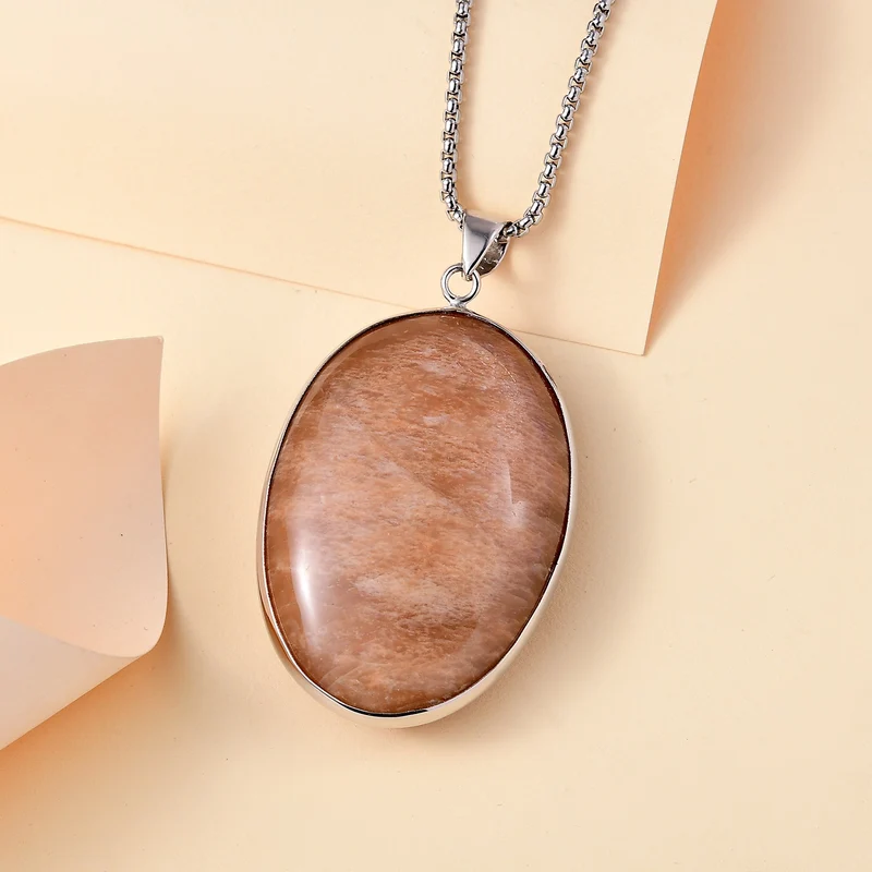 EXKLUSIVES ANGEBOT - Lepidolith Anhänger mit Kette, ca. 300.00 ct