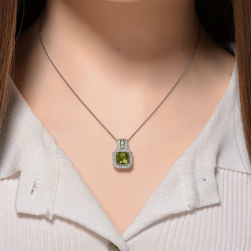 D'joy EXKLUSIVER ASSCHER SCHLIFF Natürlicher Peridot, Moissanit Anhänger mit Kette ca. 45 cm, 925 Silber rhodiniert ca. 2.18 ct