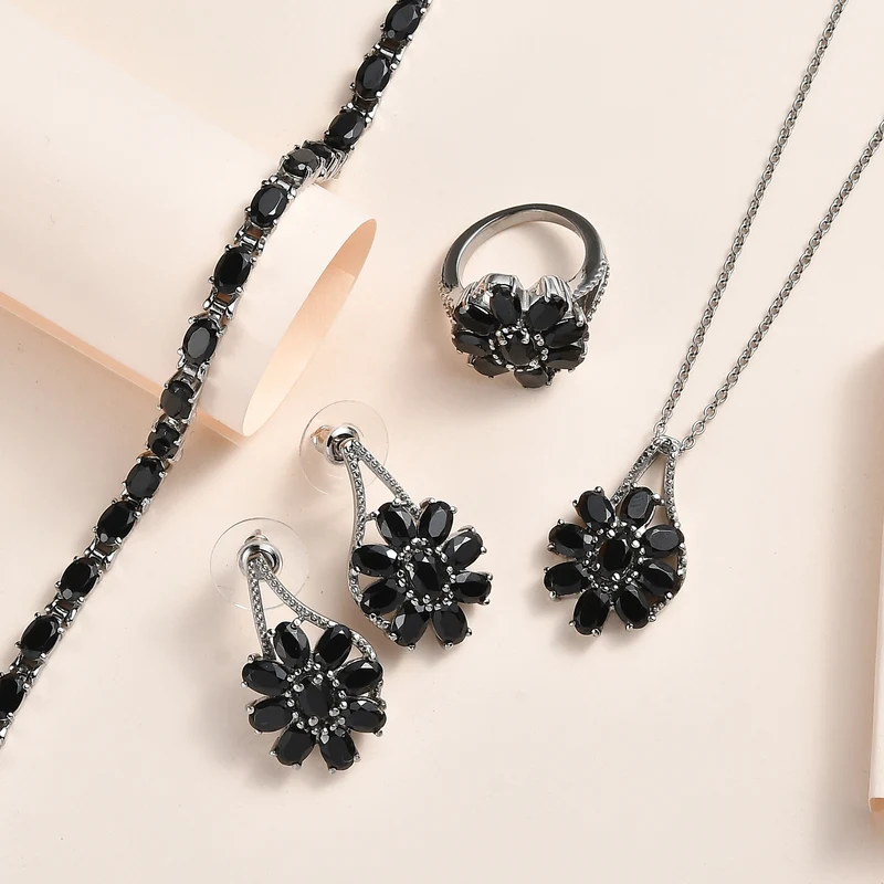 Schwarzer Spinell Schmuckset Edelstahl ca. 34.73 ct