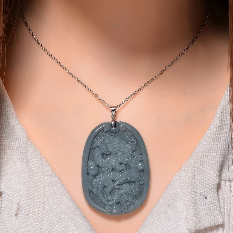 Natürlicher Olmek Jadeit Anhänger mit Kette ca. 50 cm, 925 Silber rhodiniert ca. 105.00 ct