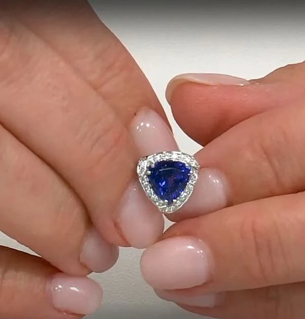 Rhapsody AAAA Tansanit, Weißer Diamant AGI zertifiziert Ohrringe 950 Platin (10-15 Werktage Lieferzeit) ca. 4.00 ct