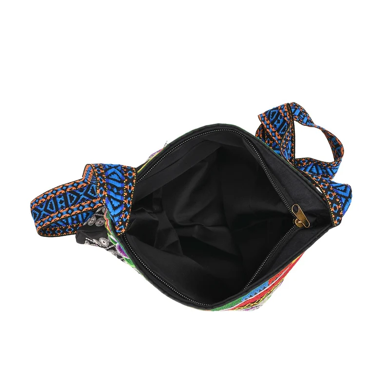 Bestickte Umhängetasche mit floralen Mustern, Boho-Stil, verstellbarer Trageriemen, 23x24cm, Lila Blüten