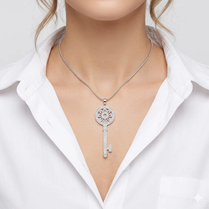 Zirkonia Schlüssel-Anhänger mit Kette, silberfarben