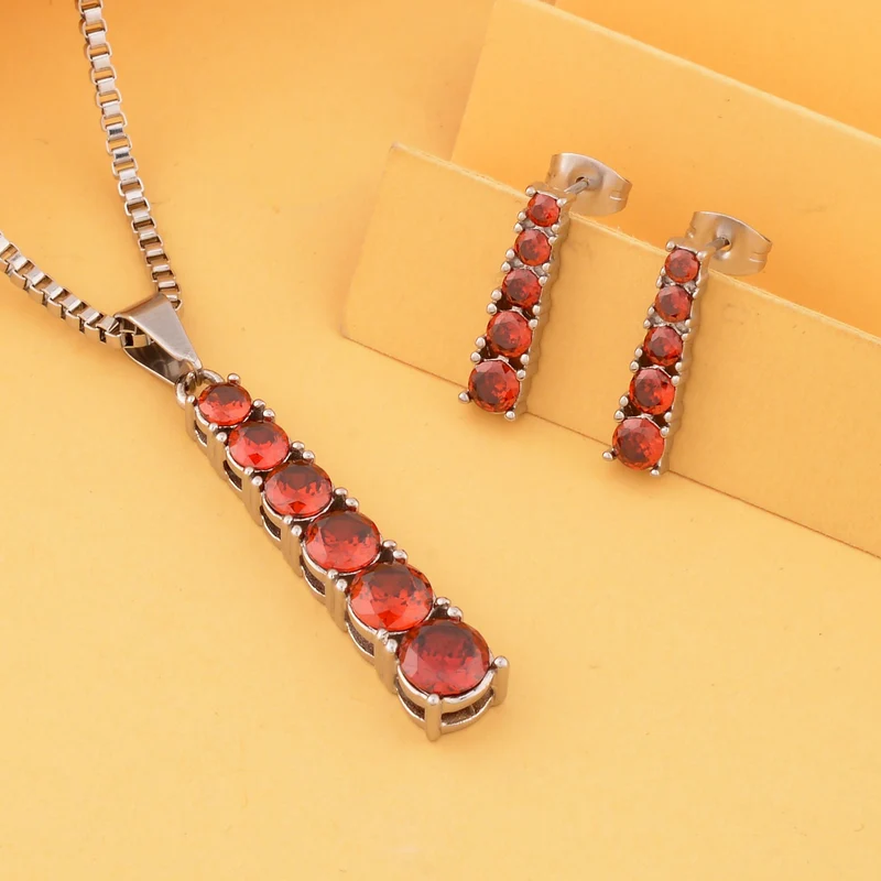 2er Set - Brillantes, rotes, rund geschliffenes Kristall-Schmuckset, mit Ohrringe und Halskette 316L Edelstahl