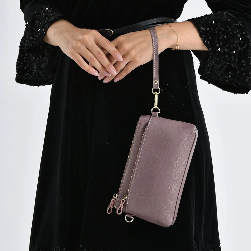 Leder Crossbody Tasche mit mehreren Reißverschlussfächern und verstellbarem Schulterriemen 21.5 x 4 x 13 cm Violett