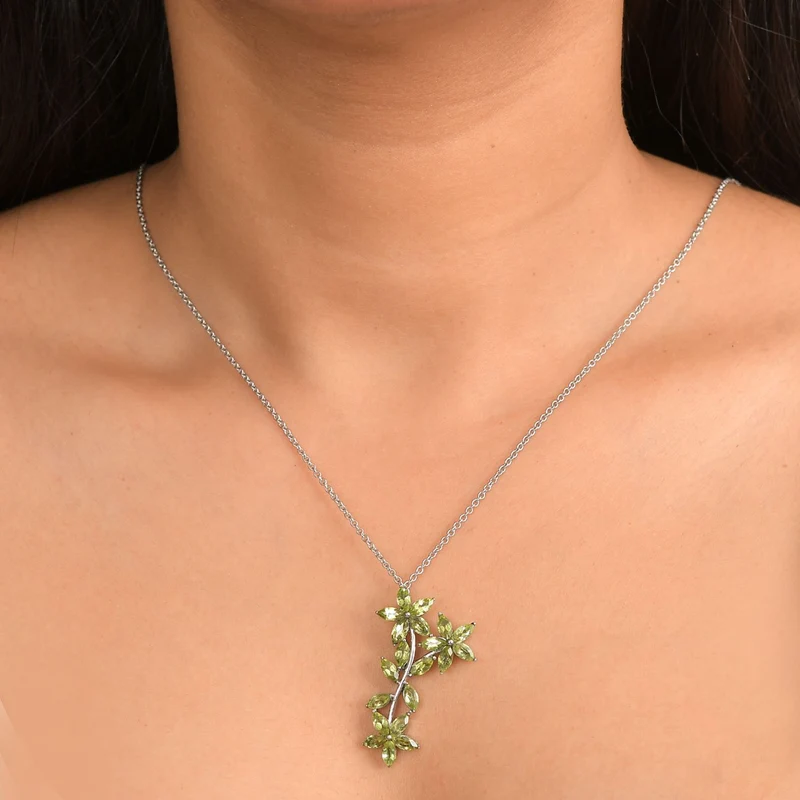 Natürlicher Peridot Anhänger mit Kette, ca. 50 cm 316L Edelstahl ca. 5.24 ct