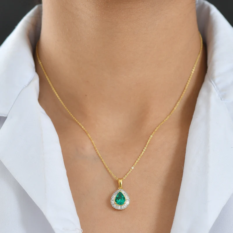 LUXURIANT AAA Labor kolumbianischer Smaragd und Labor Diamant Anhänger mit 50cm Kette, 925 Silber 750 Gelbgold Vermeil - 1,57 ct.