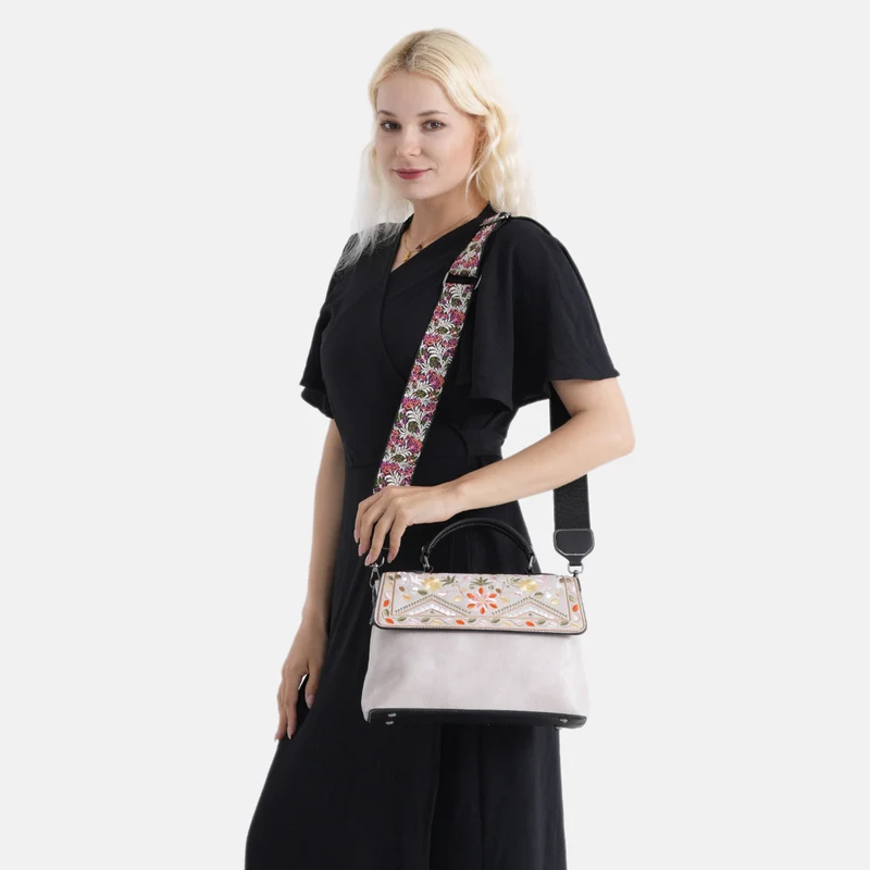 Florale Kunstprint Crossbody-Tasche mit gemustertem Schulterriemen, 29 x 11 x 21 cm, Elfenbein