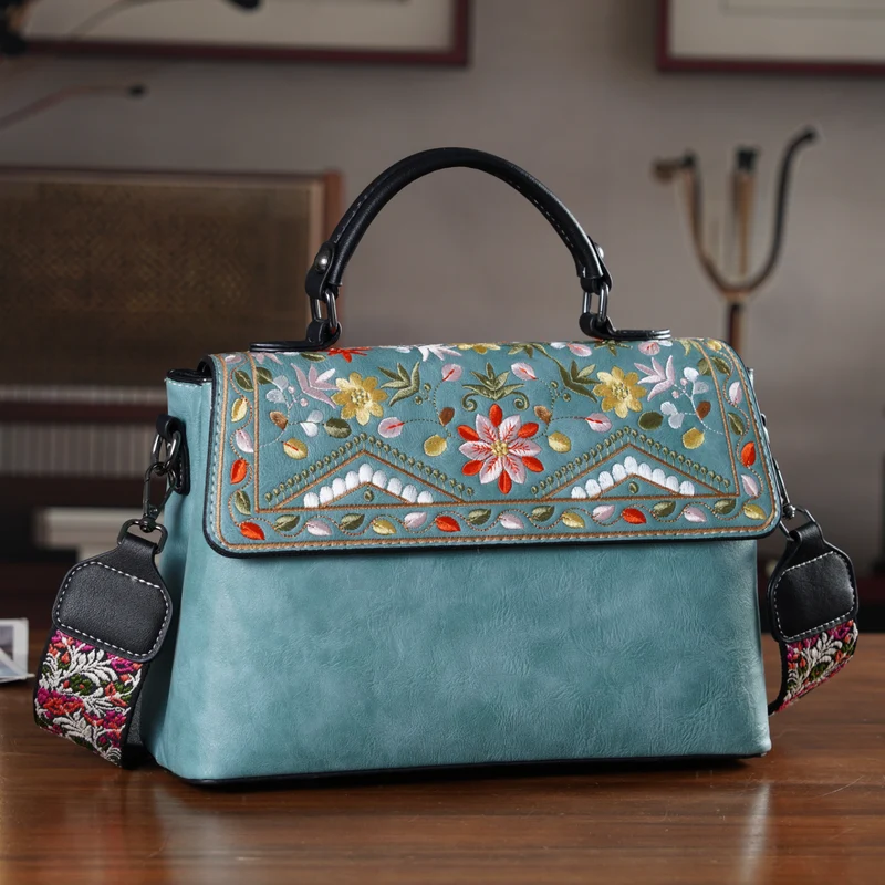 Florale Kunstprint Crossbody-Tasche mit gemustertem Schulterriemen, 29 x 11 x 21 cm, Elfenbein