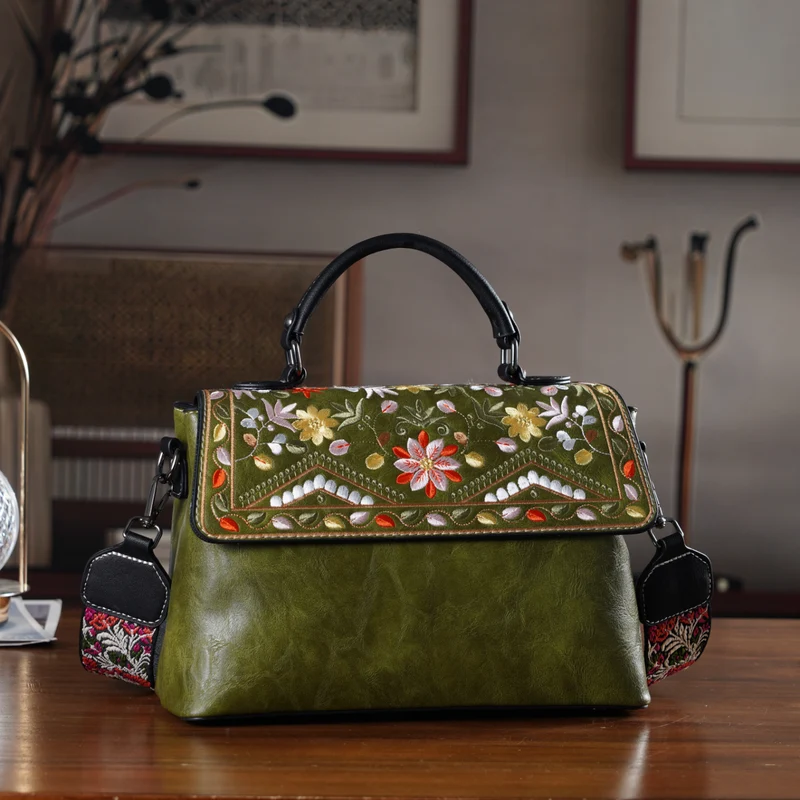 Florale Kunstprint Crossbody-Tasche mit gemustertem Schulterriemen, 29 x 11 x 21 cm, Elfenbein
