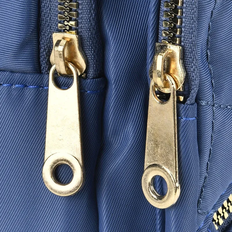 Stepp-Slingtasche mit RFID-Schutz und Kopfhöreröffnung, Größe: 17x7,5x30cm, Schwarz