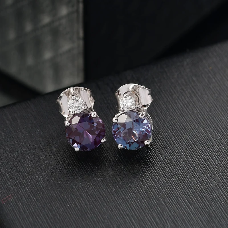 LUXURIANT(10-15 Werktage Lieferzeit) 3,15 ct. zertifizierte und geprüfte AAA Labor Alexandrit und SI-GH Labor Diamant Ohrringe in 417 Weißgold